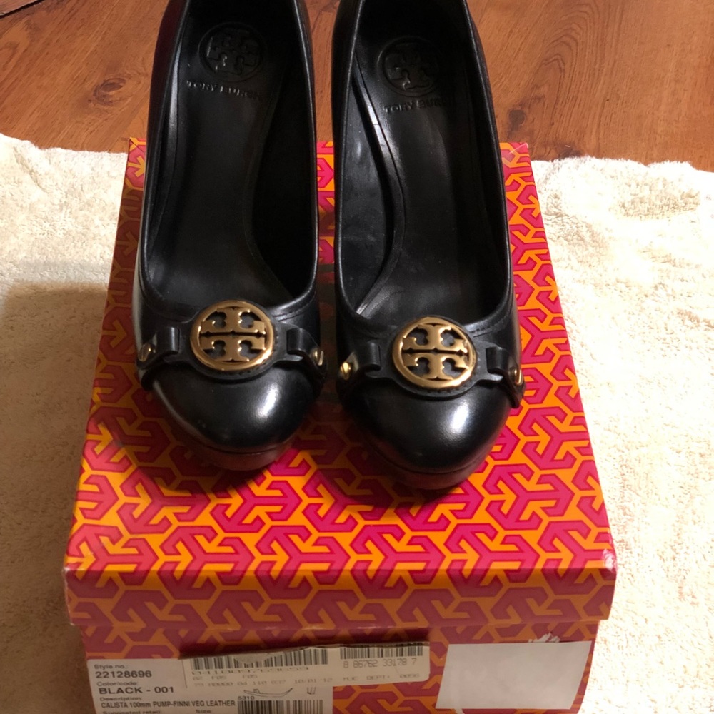 Tory Black leather Pump